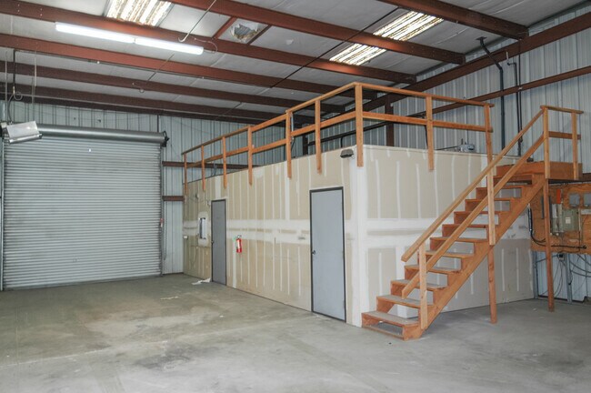 Plus de détails pour 1503 Lone Palm Ave, Modesto, CA - Industriel à louer