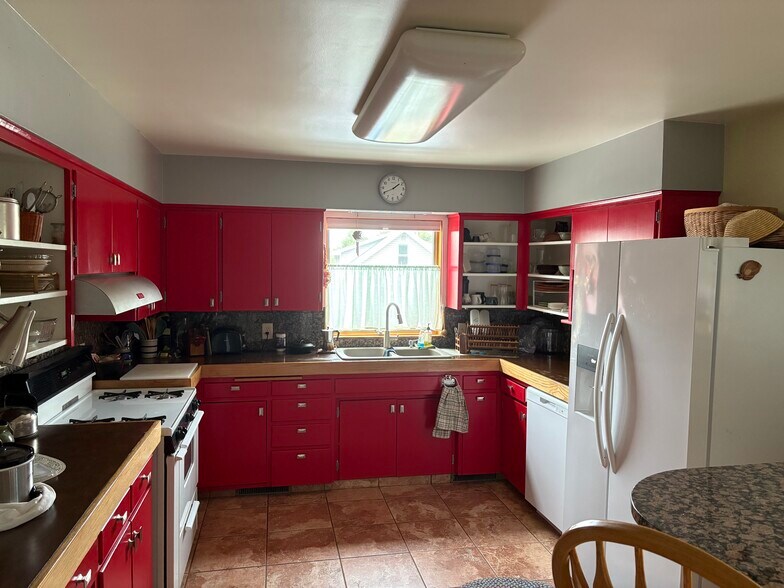 1616 Cloquet Ave, Cloquet, MN à vendre - Photo du bâtiment - Image 2 de 13