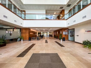 392 E Winchester St, Murray, UT à louer Hall d’entrée- Image 1 de 7