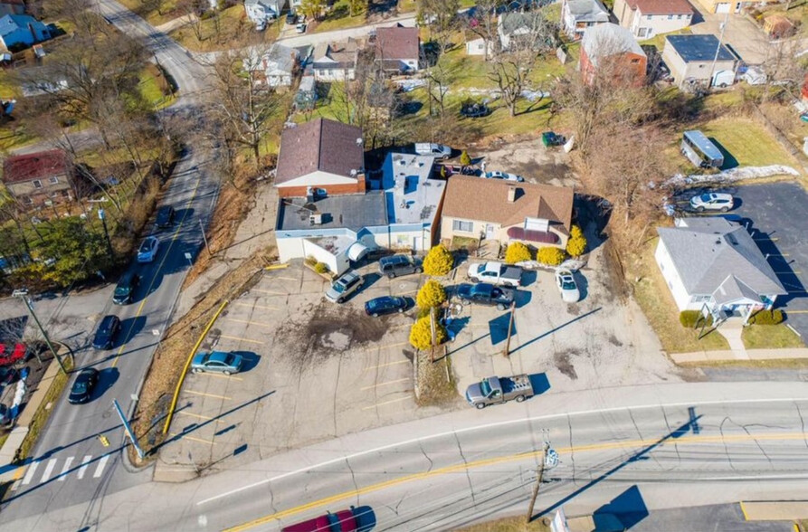 Mixed Use Investment portfolio of 2 properties for sale on LoopNet.ca - Aerial - Image 1 of 9