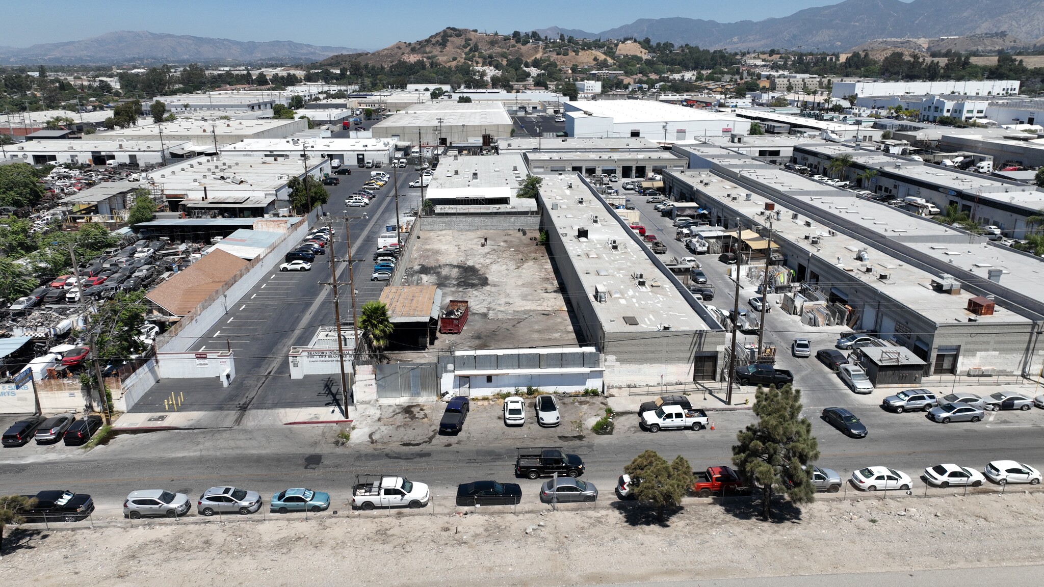 12105 Branford St, Sun Valley, CA for lease Primary Photo- Image 1 of 2