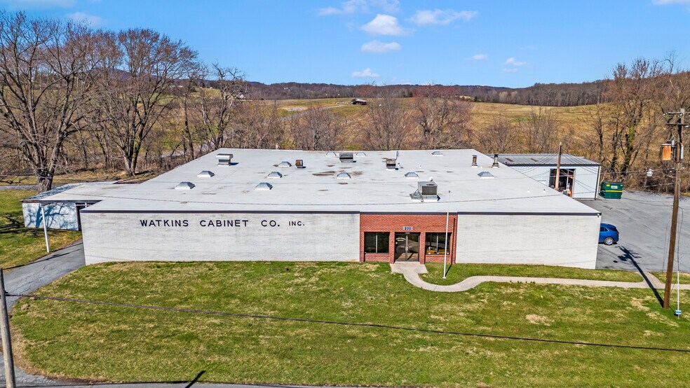 18001 Sellman Rd, Dickerson, MD à vendre - Photo du bâtiment - Image 1 de 43