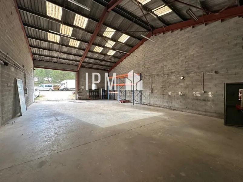 Flex in Roquefort-la-Bédoule for lease Building Photo- Image 1 of 7
