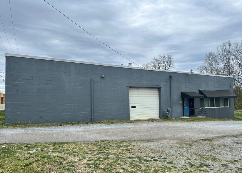 1128 Blue Buckle Aly, Lynchburg, VA à vendre - Photo du bâtiment - Image 2 de 3