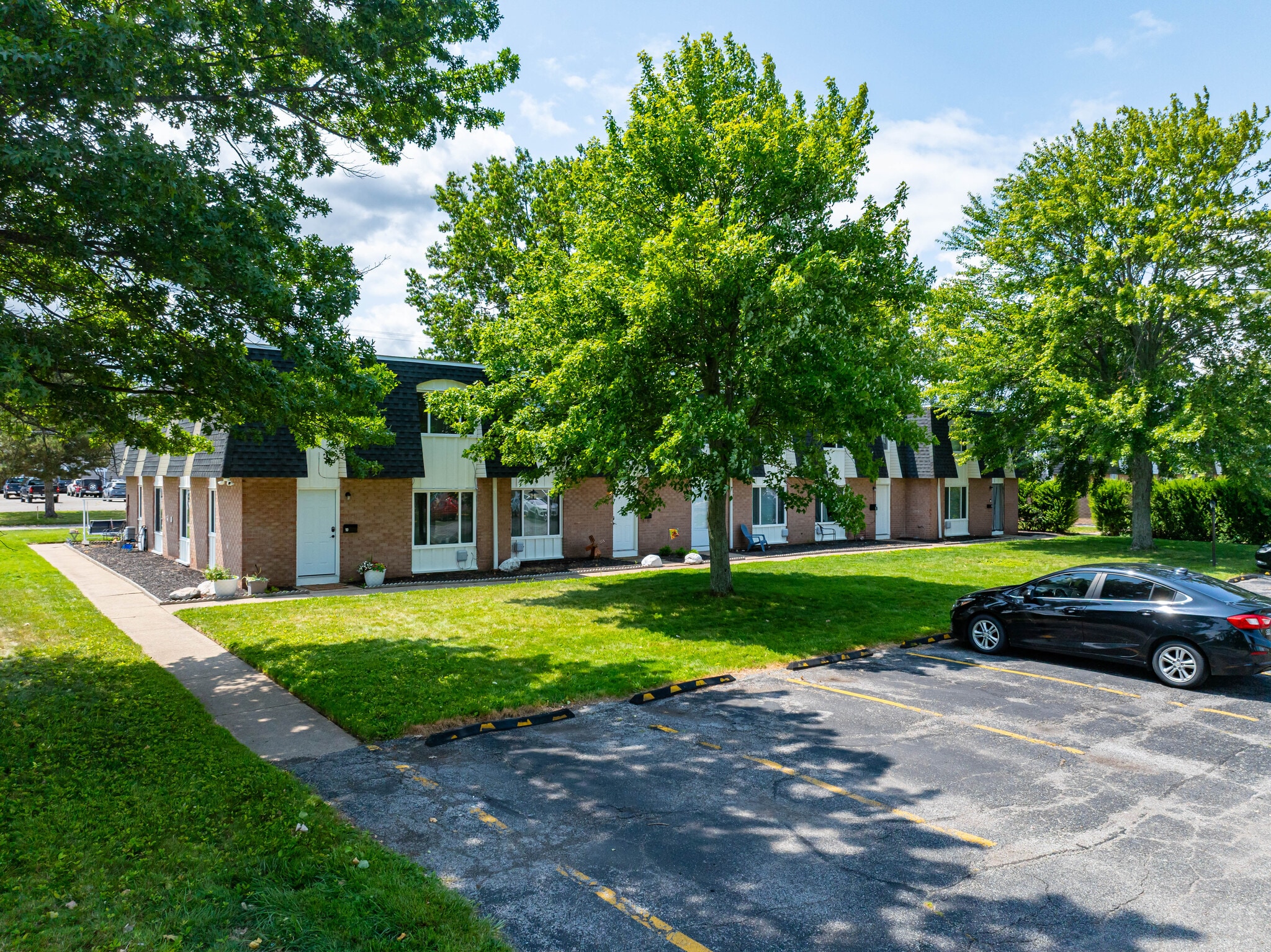 5510 Beavercrest Dr, Lorain, OH for sale Primary Photo- Image 1 of 16