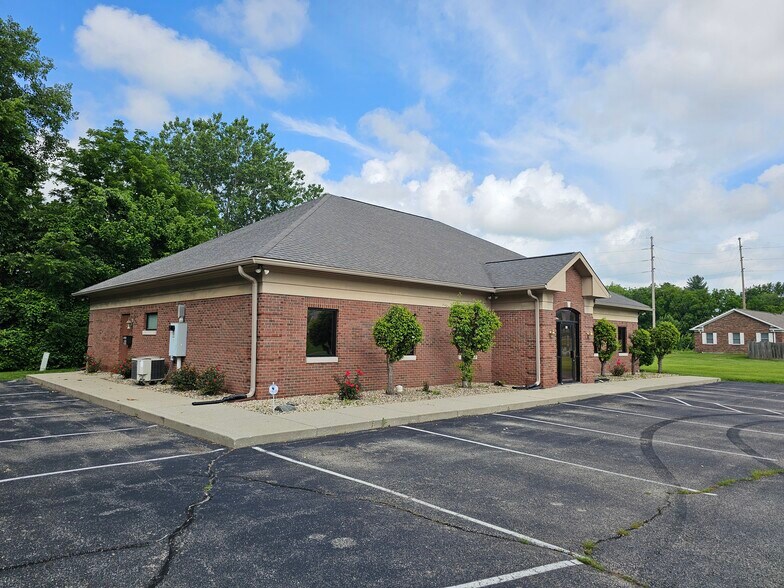 30 Spring Mill Ct, Mooresville, IN à louer - Photo du bâtiment - Image 2 de 35