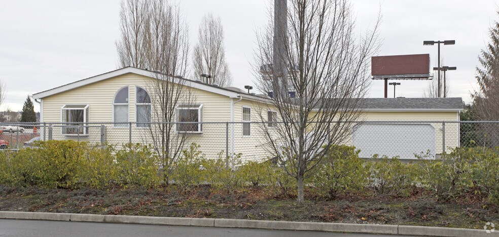 6310 18th St E, Fife, WA à louer - Photo du bâtiment - Image 2 de 15