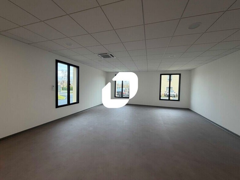 Office in Gouvieux for sale - Interior Photo - Image 2 of 9
