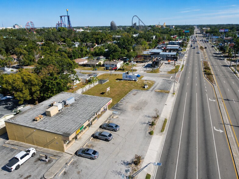 2604 E Busch Blvd, Tampa, FL à louer - Photo du bâtiment - Image 2 de 4