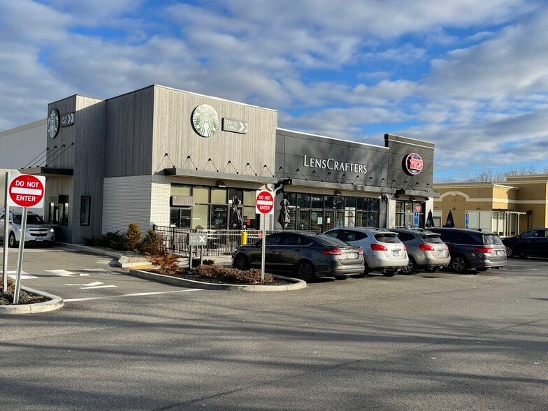 25 Hazard Ave, Enfield, CT à louer - Photo du bâtiment - Image 2 de 5