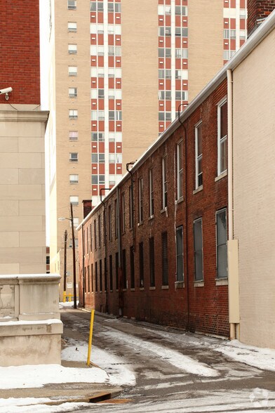 224-230 W Muhammad Ali Blvd, Louisville, KY à vendre - Photo du bâtiment - Image 2 de 5