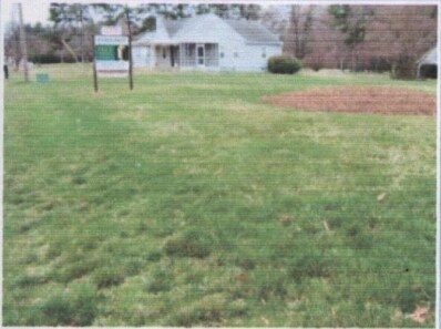 1813 Eastchester Dr, High Point, NC à louer - Photo du bâtiment - Image 2 de 2