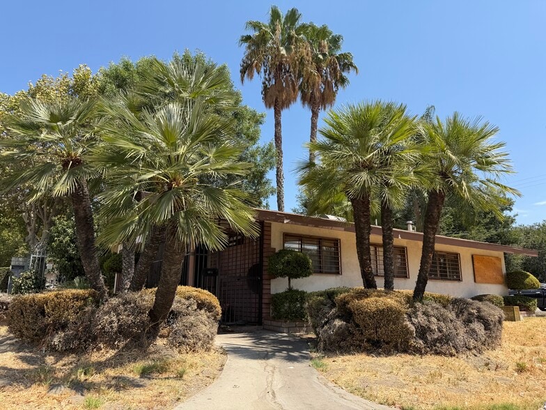 1811 N Waterman Ave, San Bernardino, CA for sale - Building Photo - Image 1 of 1