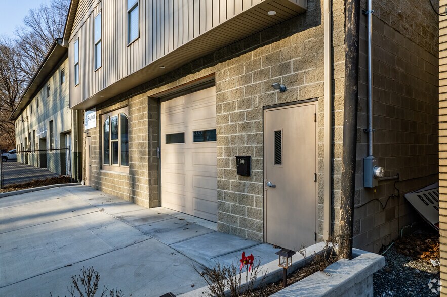 100 McNeilly Rd, Pittsburgh, PA à vendre - Photo du bâtiment - Image 2 de 15