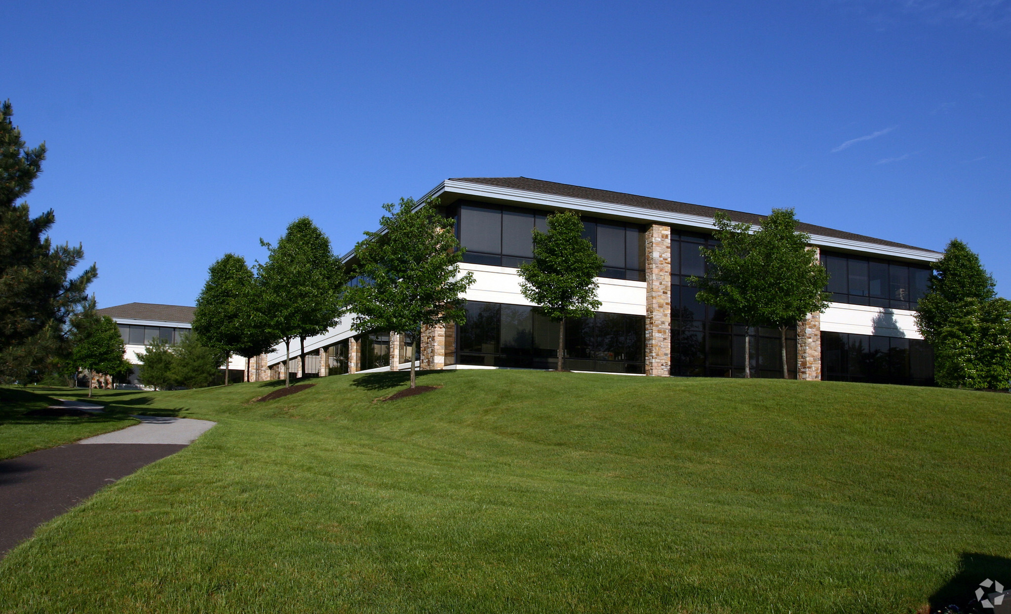 100 Chesterfield Pky, Malvern, PA for lease Building Photo- Image 1 of 30