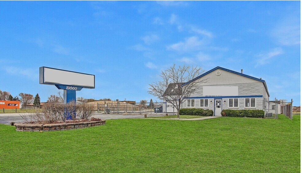 19560 Burnham Ave, Lynwood, IL à vendre - Photo du bâtiment - Image 1 de 23