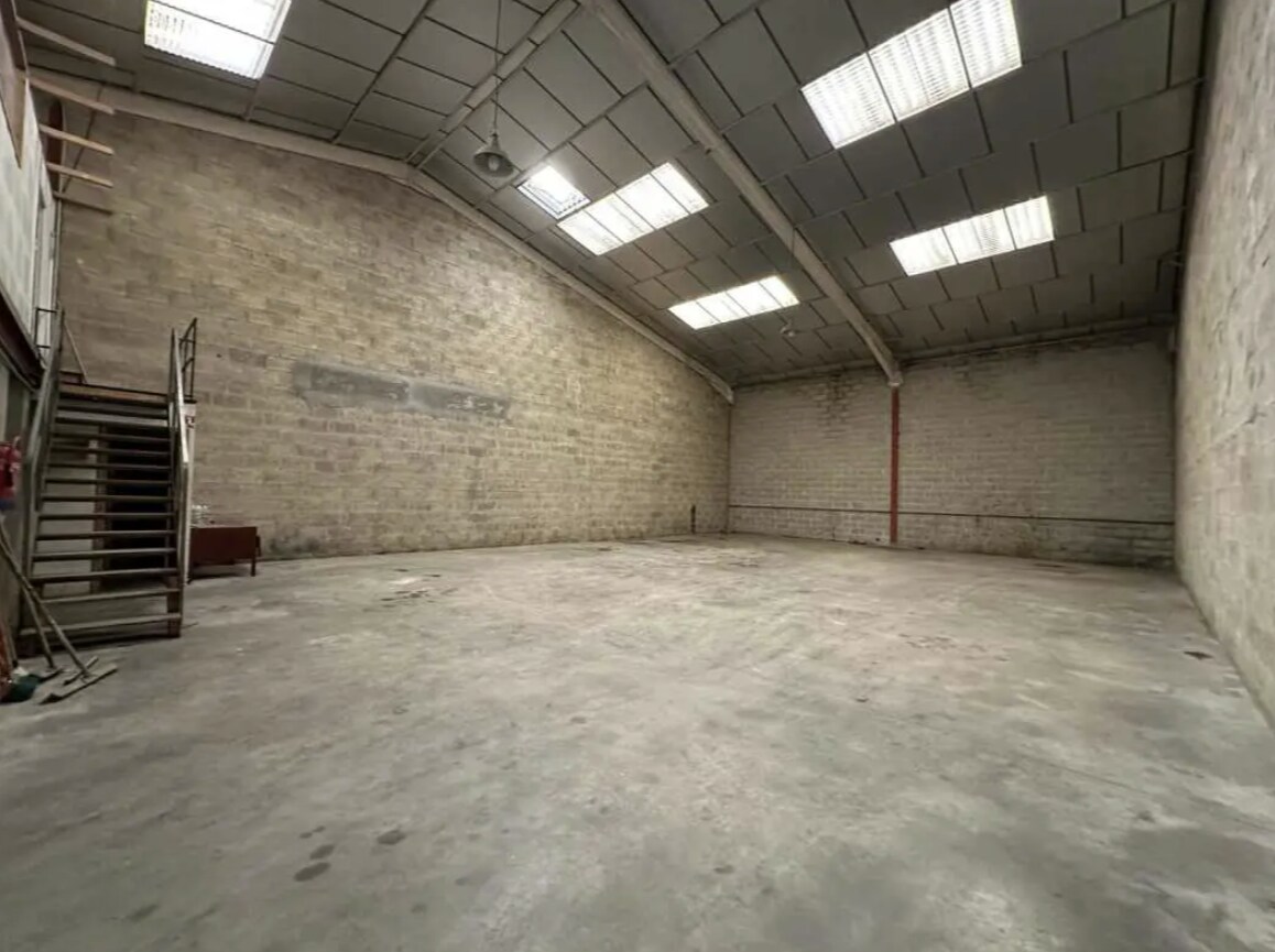 5 Rue Du Chemin Vert, Persan, VDO 95340 - Unit Lot 1 -  - Interior Photo - Image 1 of 4