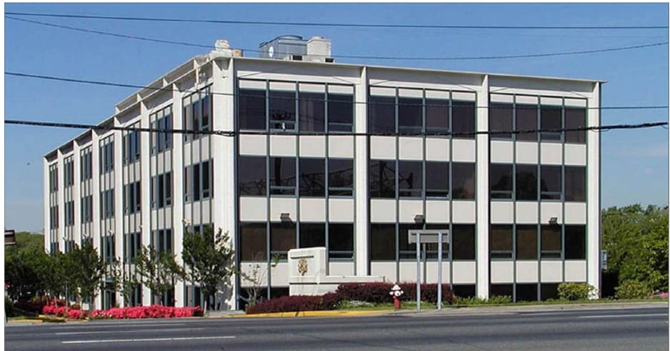 366 N Broadway, Jericho, NY à louer - Photo du bâtiment - Image 2 de 2