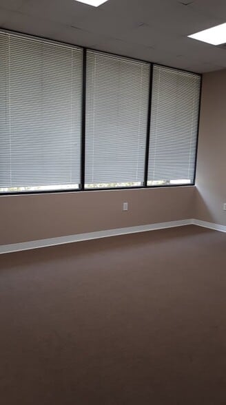 5333 Bells Ferry Rd, Acworth, GA for lease - Interior Photo - Image 3 of 22