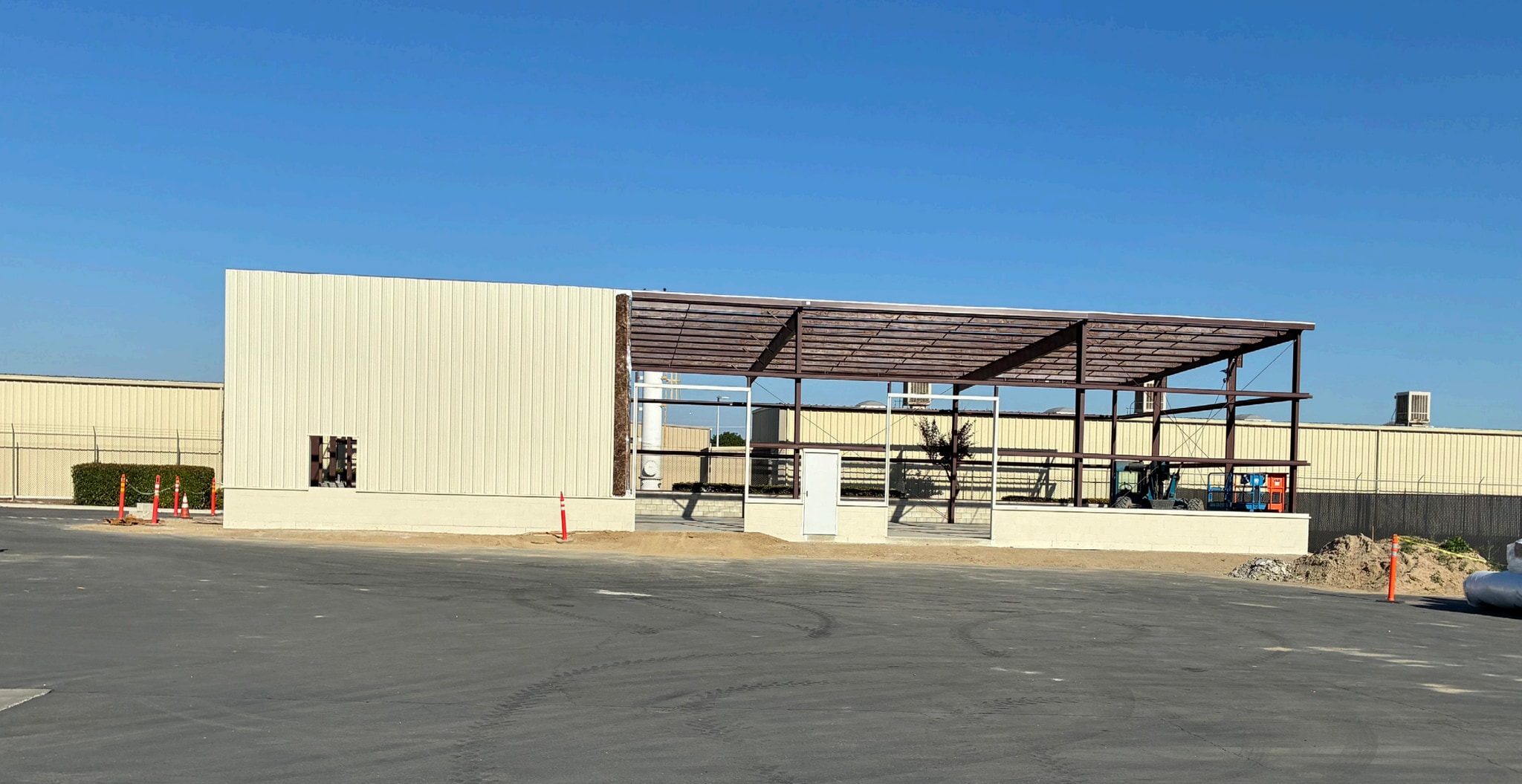 10331-10337 W Goshen Ave, Visalia, CA for lease Primary Photo- Image 1 of 2