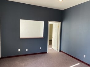 15765 State Hwy 13, Reeds Spring, MO à louer Photo intérieure- Image 2 de 5