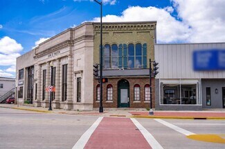 Plus de détails pour 102 W State St, Mauston, WI - Bureau à vendre
