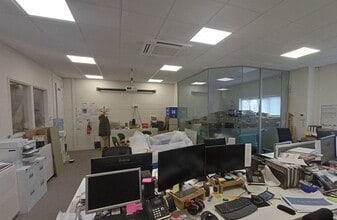 1-4 Pegasus Dr, Biggleswade for lease Interior Photo- Image 2 of 2