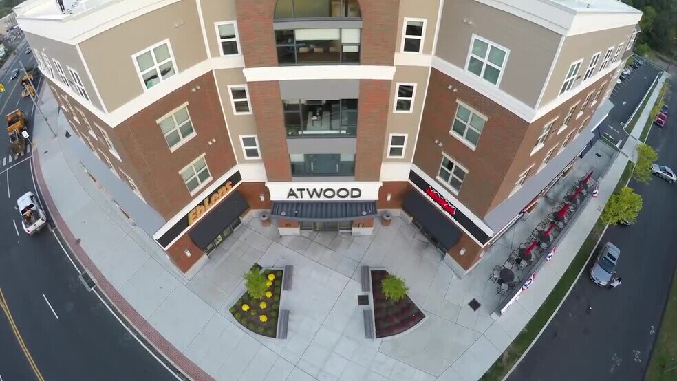 1 Atwood Pl, West Haven, CT à louer - Vidéo sur l’inscription commerciale - Image 2 de 15