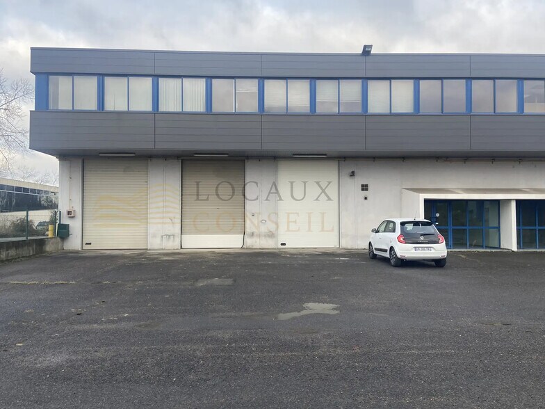 Industriel dans SAINT-OUEN-L'AUMONE à louer - Photo du bâtiment - Image 1 de 5