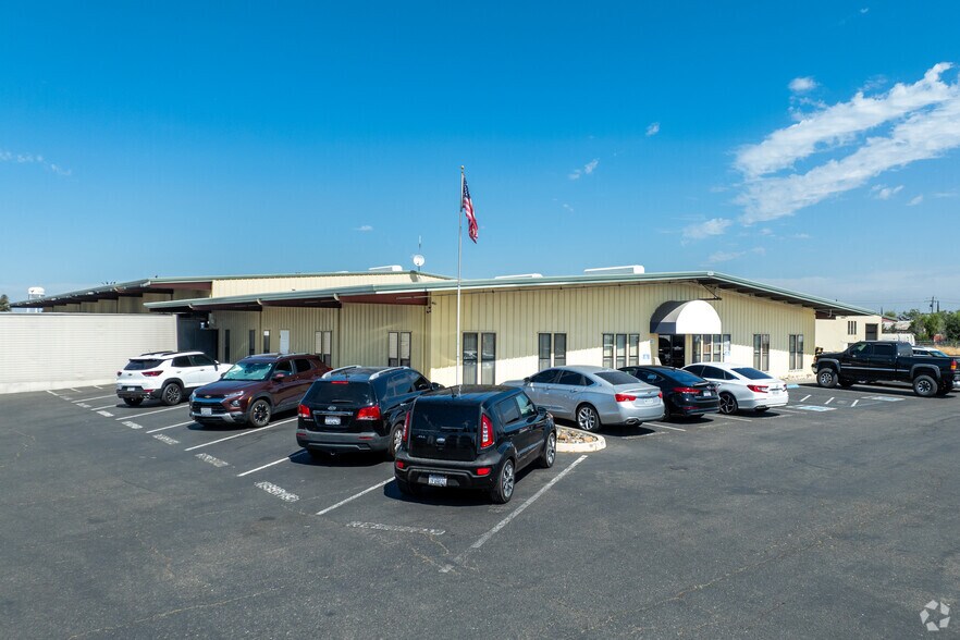 1019 Bessemer Ave, Manteca, CA à louer - Photo du bâtiment - Image 2 de 3