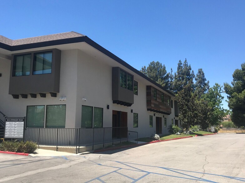 1633 Erringer Rd, Simi Valley, CA à louer - Photo du bâtiment - Image 3 de 17