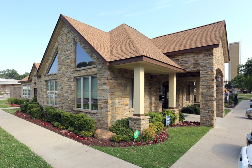 2505 E 88th St, Tulsa, OK à vendre - Photo du bâtiment - Image 2 de 41