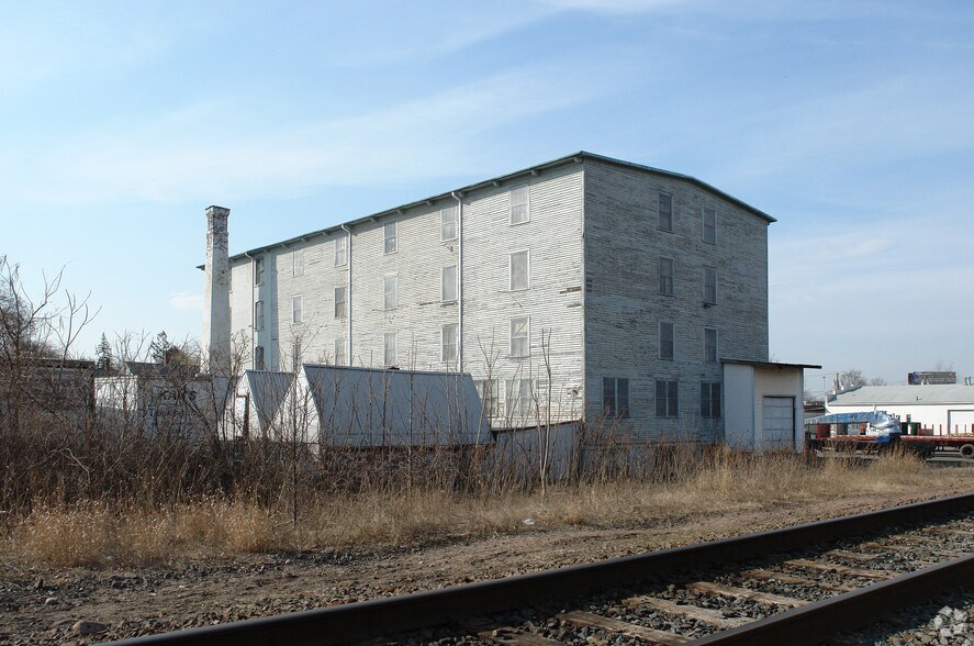 30 Clark St, East Hartford, CT à vendre - Photo du bâtiment - Image 2 de 24