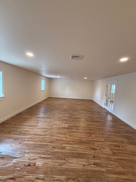 955 W Main St, Mount Joy, PA à louer - Photo du bâtiment - Image 2 de 24