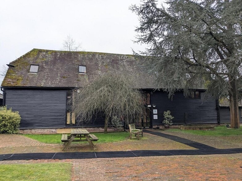 Unit 7 Birtley Courtyard, Guildford à vendre - Photo du bâtiment - Image 1 de 8