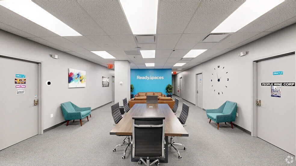250 E Sandford Blvd, Mount Vernon, NY for lease - Matterport 3D Scan - Image 2 of 27