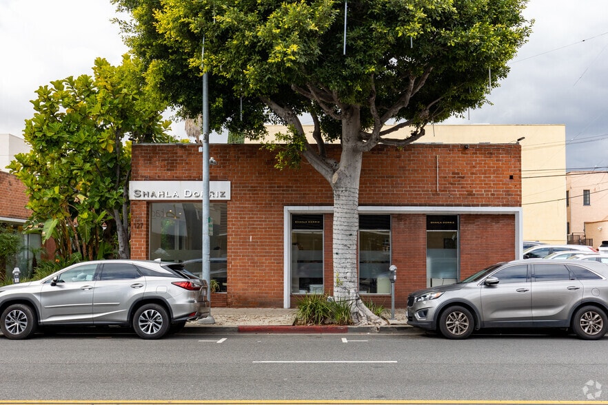 127-131 N Robertson Blvd, Beverly Hills, CA for lease - Building Photo - Image 3 of 7