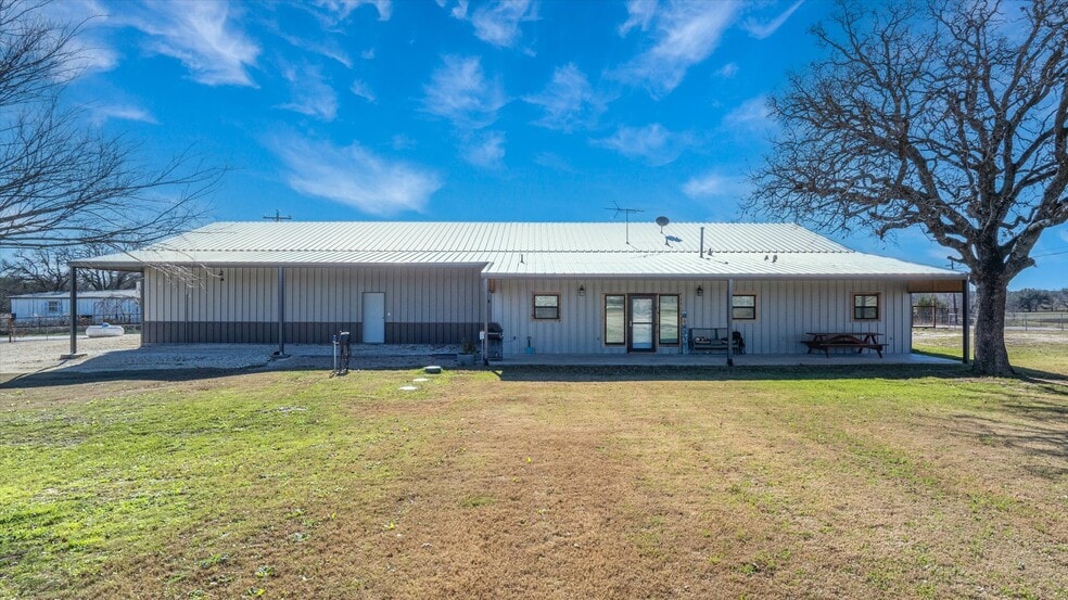7703 Prairie Creek Ln, Tolar, TX for sale - Building Photo - Image 3 of 45