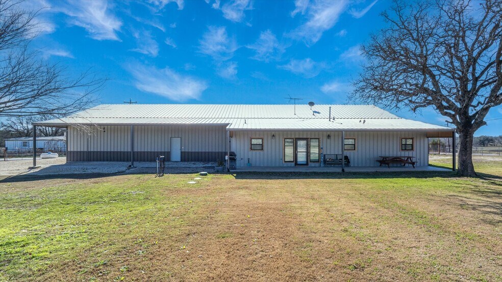 7703 Prairie Creek Ln, Tolar, TX à vendre - Photo du bâtiment - Image 3 de 45