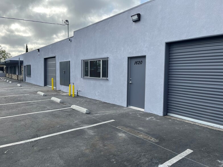 1618 W 5th St, Santa Ana, CA for lease - Building Photo - Image 2 of 6