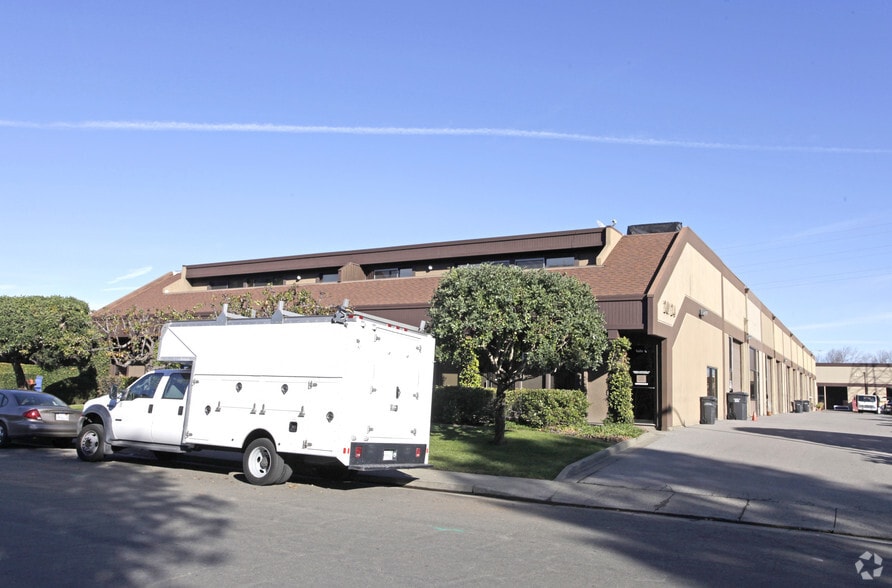 20 Galli Dr, Novato, CA for lease - Building Photo - Image 2 of 3