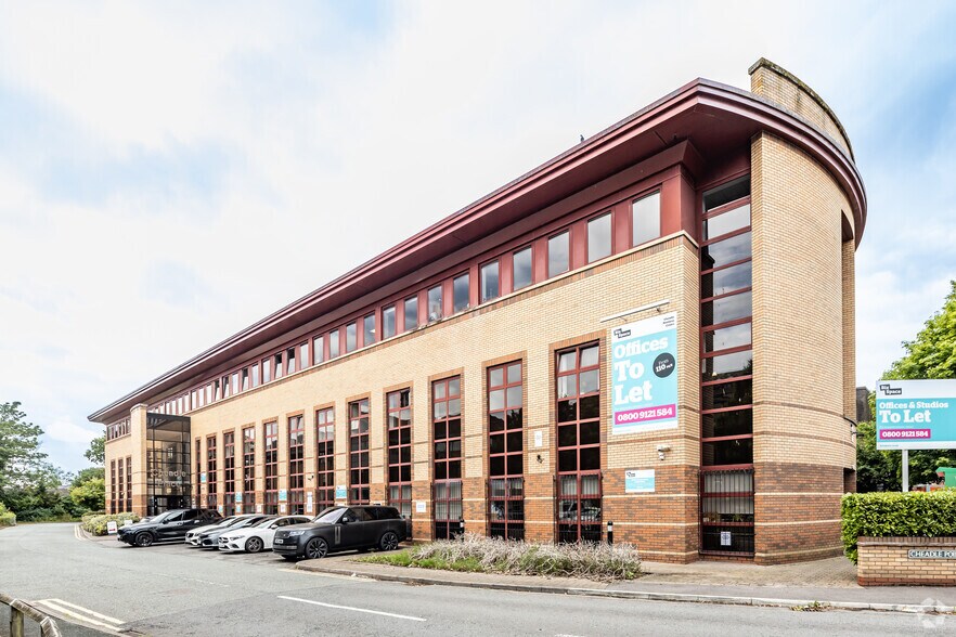 Stockport Rd, Cheadle à louer - Photo du bâtiment - Image 1 de 43