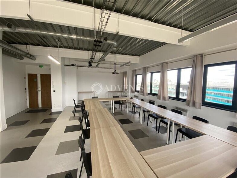 Office in Pantin for lease - Building Photo - Image 3 of 12