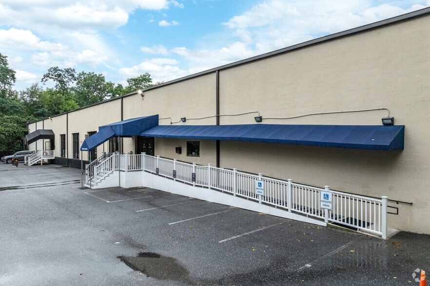 6570 Dobbin Rd, Columbia, MD à vendre - Photo du bâtiment - Image 2 de 5