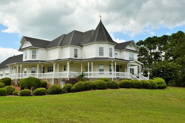 More details for 10674 Wall Triana Hwy, Toney, AL - Hospitality for Sale