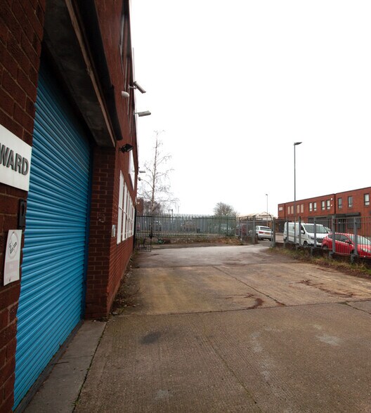 Firswood Rd, Birmingham à vendre - Photo du bâtiment - Image 1 de 15