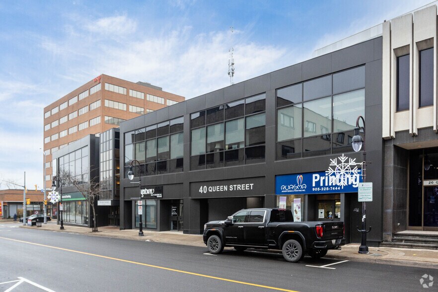 40 Queen St, St Catharines, ON à louer - Photo du bâtiment - Image 2 de 3