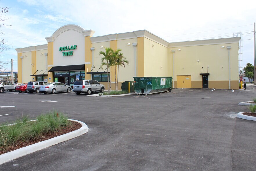 13490 NW 7th Ave, Miami, FL à louer - Photo du bâtiment - Image 2 de 4