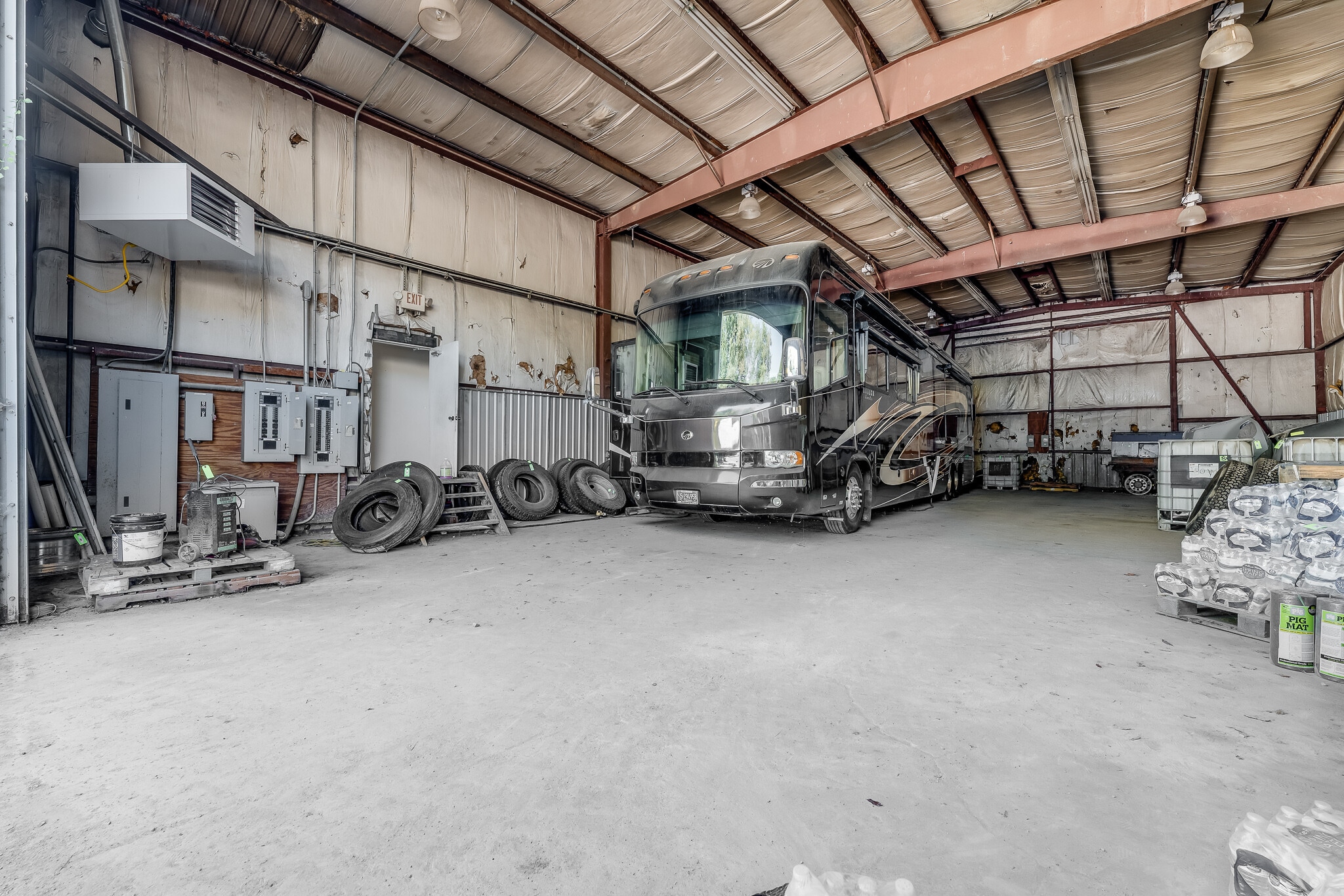 148 Roush Cir, Fairmont, WV for lease Interior Photo- Image 1 of 8