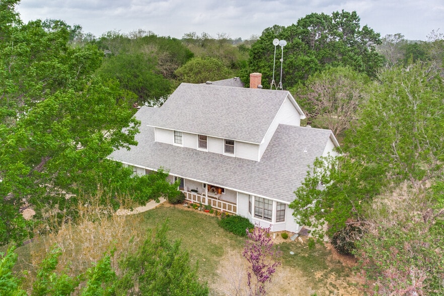 11217 Foutch Rd, Pilot Point, TX à vendre - Photo du bâtiment - Image 2 de 8